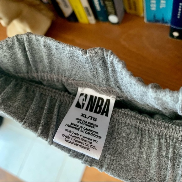 New with Tags Men’s Toronto Raptors PJ pants - Picture 3 of 4